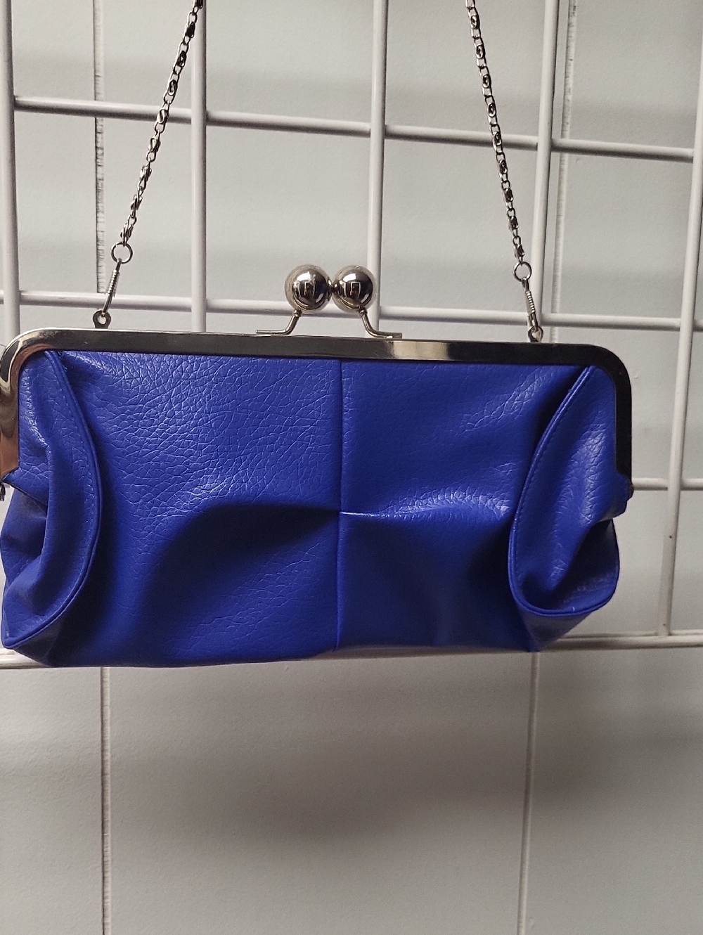 VTG. BIJOUX TERNER ROYAL  Blue Leatherette Kiss-Lock Chain Clutch